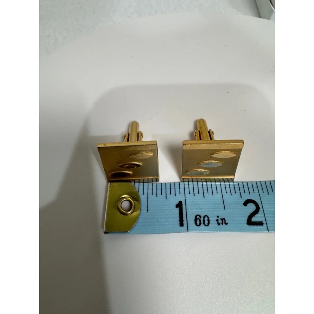 Men's vintage Unbranded Cufflinks Set of 2 pair Gold-tone and Silver-tone.
